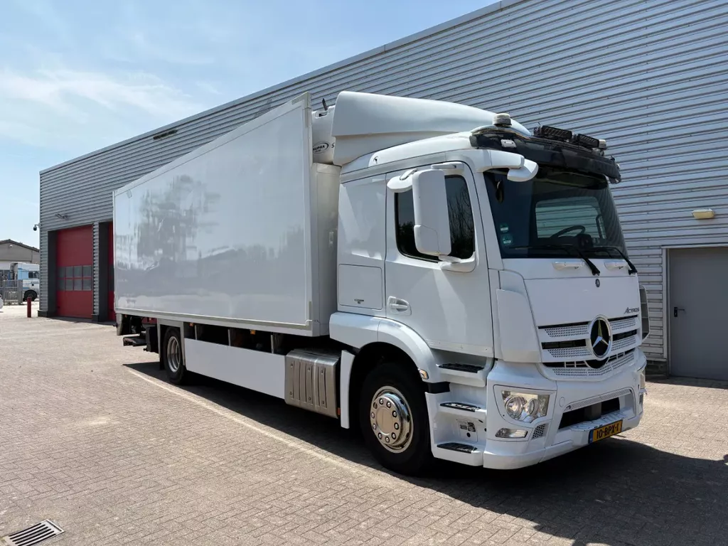 Mercedes-Benz Actros 1836 / SUPRA 950 KOELING / SLEEPCAB / LAADKLEP 2 TON / APK - TUV OKTOBER 2025 /